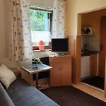 Gaestehaus Hutweide 招待所 Bärenstein