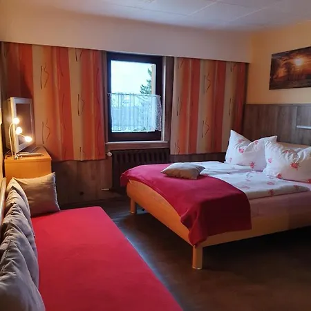 Gaestehaus Hutweide ゲストハウス 3*