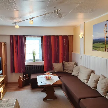 Gaestehaus Hutweide ゲストハウス 3*